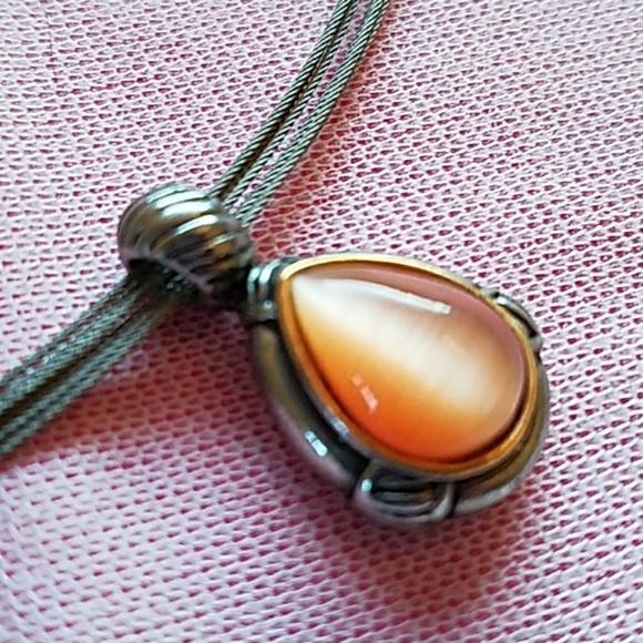 Wire choker necklace w/ magnetic clasp - Picture 5 of 6